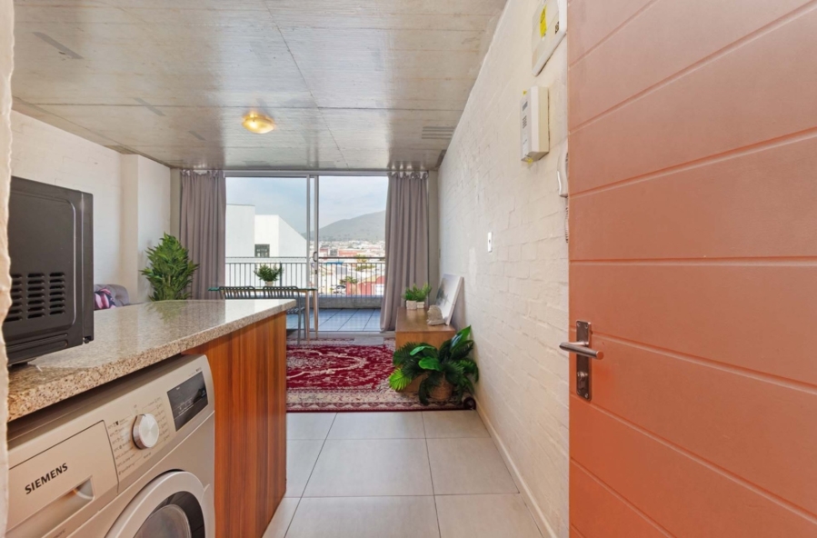 1 Bedroom Property for Sale in Woodstock Western Cape